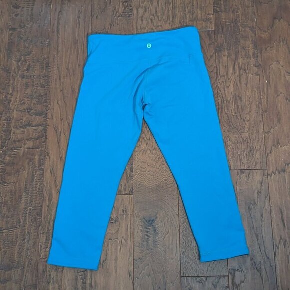 Lululemon Reversible Wunder Under Crops Pants 6 blue Black - Picture 2 of 5